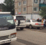 В Благовещенске девушка-водитель протаранила 5 машин, перепутав тормоз и газ - Blagoveshensk.Ru