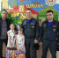 Сотрудники МЧС навестили спасенных на пожаре в Крещенскую ночь девочек - МЧС Амурской области