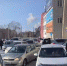 Люди на большой парковке у магазина в Благовещенске оказались заблокированы из-за ДТП (фото) - Amur.Life