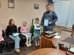 В поселке Новобурейский росгвардейцы провели конкурс детских рисунков, посвященных Дню матери