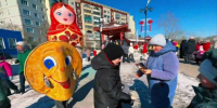 Две тысячи зрителей собрала Масленица в парке Дружбы в Благовещенске - Amur.Life