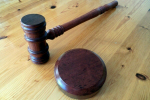 Амурчанин украл сумку из камеры хранения в магазине