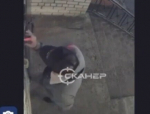 Благовещенец разгромил подъезд в микрорайоне и попал на камеры видеонаблюдения