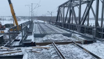 В Амурской области смонтировали пролет железнодорожного моста 1912 года постройки