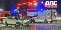 Toyota Chaser жестко столкнулся с Уралом который двигался со спецсигналом в Благовещенске - Amur.Life