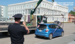 В центре Благовещенска эвакуируют машины, припаркованные в неположенных местах (ВИДЕО)